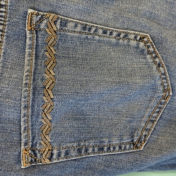 EDDIE Bauer Shorts Boyfriend Fit Embroidered Faded Denim 10 - Picture 6 of 6